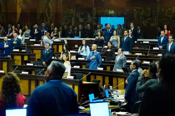 Cuántos votos se requieren para censurar y destituir a un miembro de la Judicatura