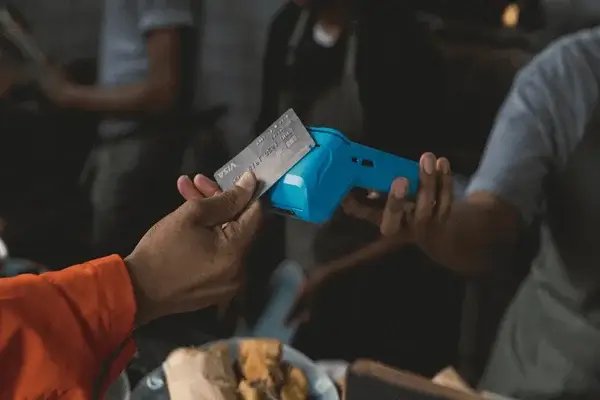 Si me clonan la tarjeta de crédito qué pasa con mi dinero