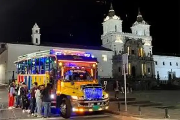 Subirse a una Chiva en Quito Precio por Persona