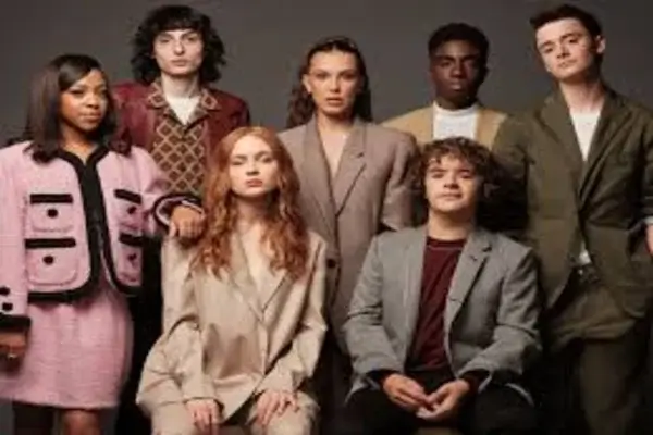 cómo llamar desde Ecuador al número de la policía de Hawkins