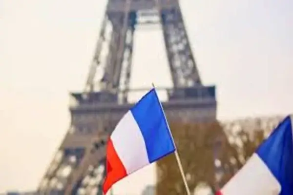 Francia ofrece cursos gratuitos de francés y formación para trabajar