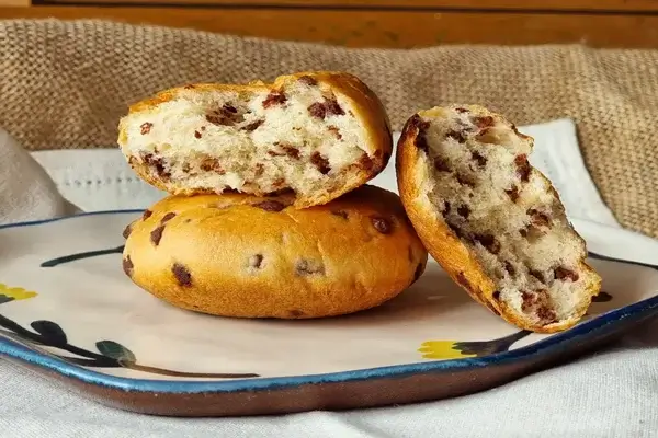 brioche francés con pepitas de chocolate