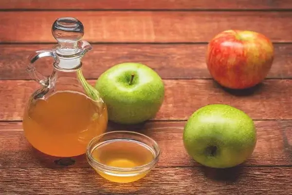 Jugo de manzana y vinagre beneficio natural para la vesícula