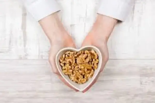 Beneficios de las nueces el fruto seco ideal para tu corazón