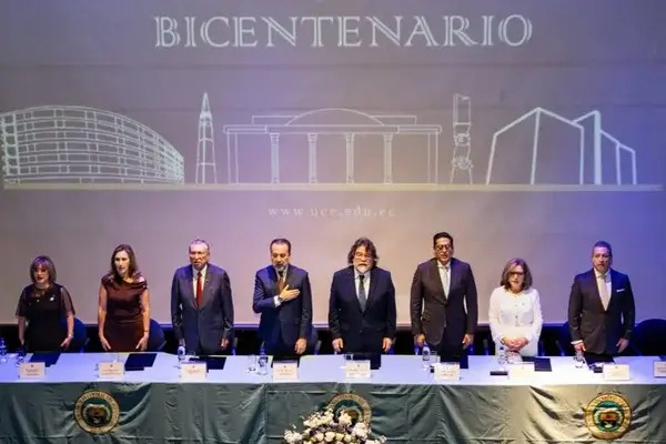 La Universidad Central del Ecuador conmemoró 200 años de fundación