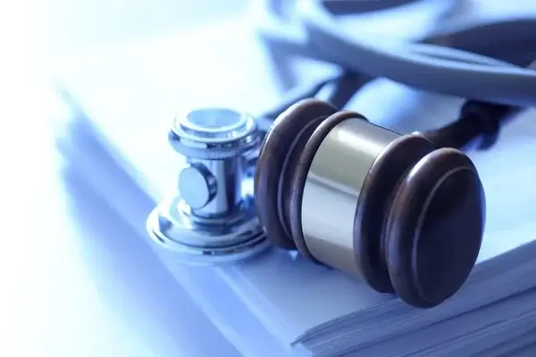 La justicia pone orden en las bajas médicas