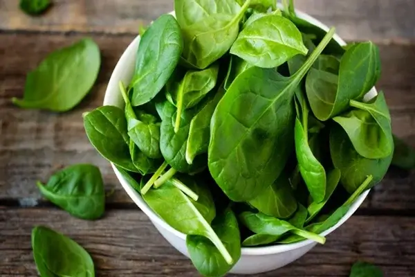 Cómo obtener más nutrientes de las Espinacas