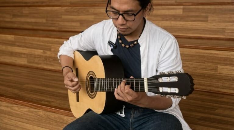 Curso gratuito de guitarra en la Casa de las Bandas