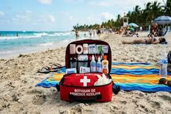 Guía para armar un botiquín de primeros auxilios para la playa