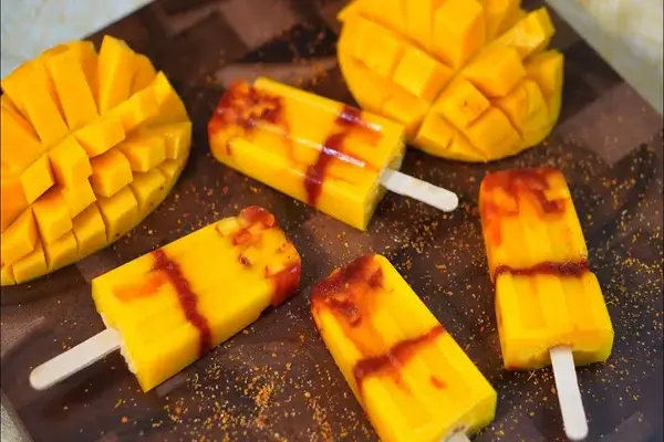 paletas de mango con chamoy
