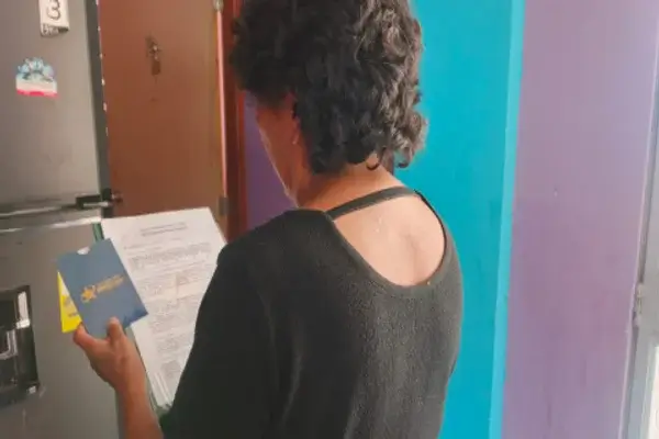 Adulta mayor fue engañada para obtener un crédito en una caja de ahorro