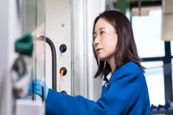 Profesora de química desarrolla una nueva manera de almacenar energía