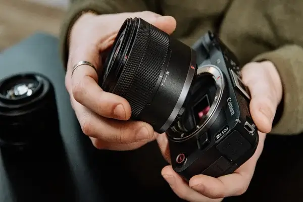 Canon EOS R50 V