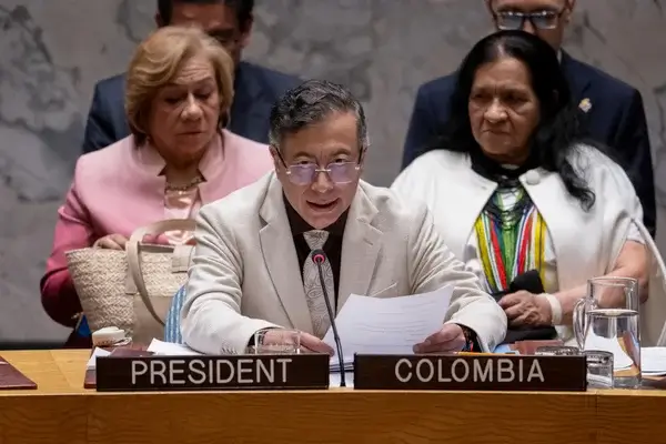 Cómo y quién puede suspender a un presidente en Colombia