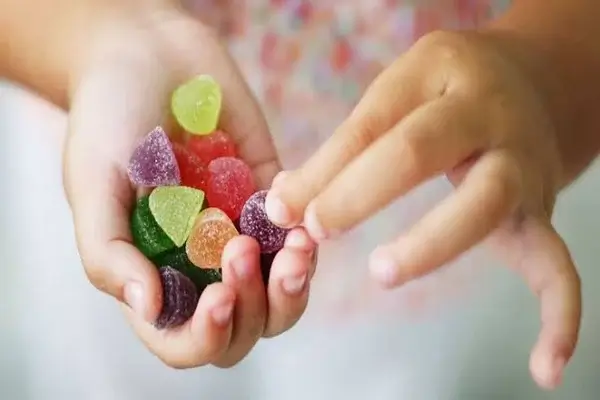 El exceso de azúcar en la primera infancia