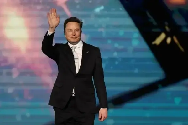 Elon Musk asegura que el dinero perderá su valor