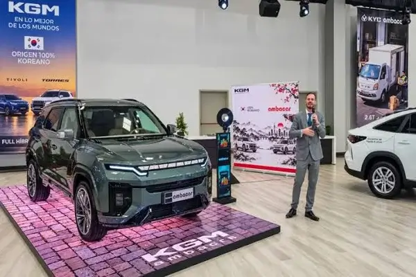 Ambacar presentó en Automundo su portafolio eléctrico híbrido y de trabajo