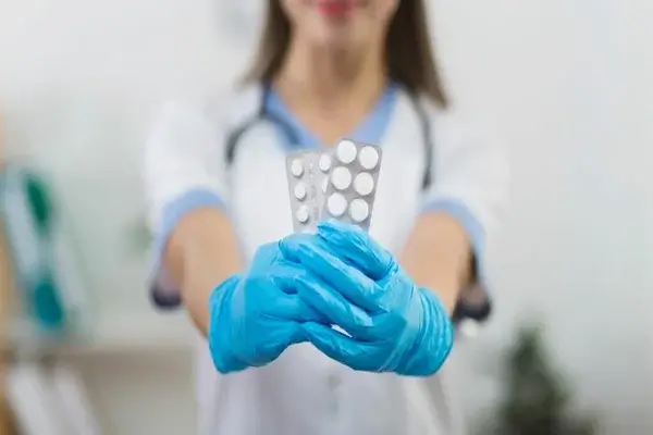 Ecuador compra medicinas y vehículos a India
