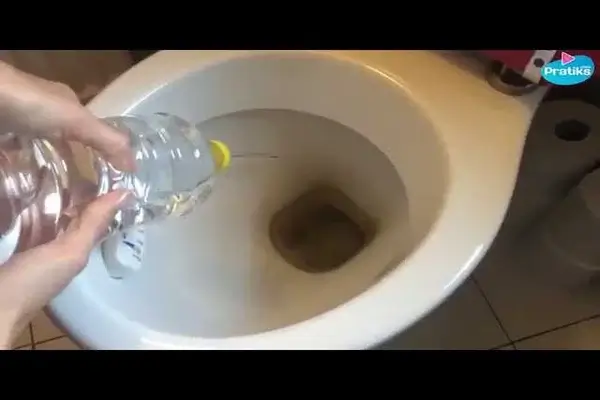 Limpiar el baño con vinagre